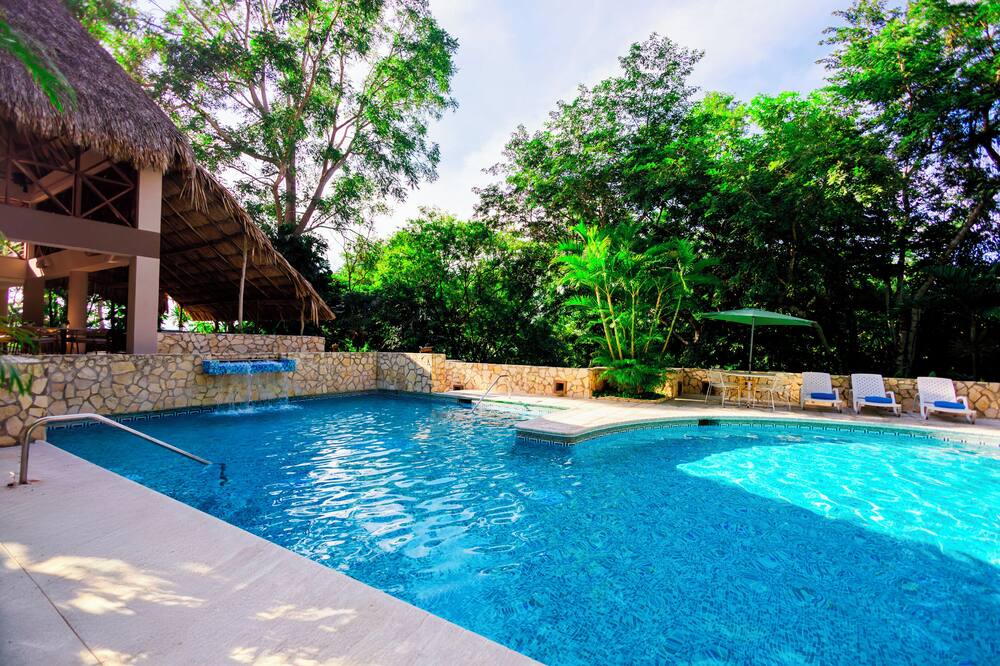 ホテル カミーノ レアル ティカル 写真