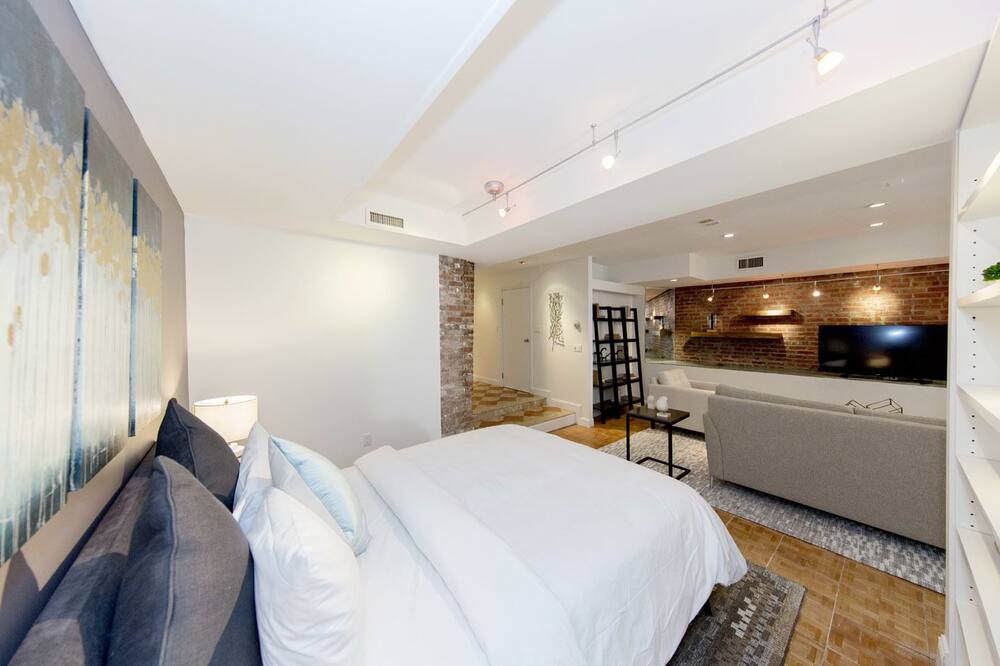 チェルシー パインズ イン 写真