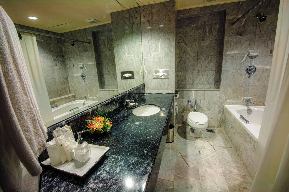 パトン リゾート ホテル 写真