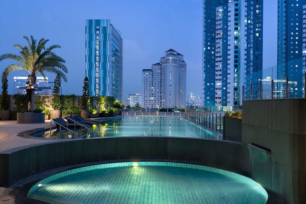 ホリデイ イン ＆ スイーツ ジャカルタ ガジャ マダ バイ IHG 写真