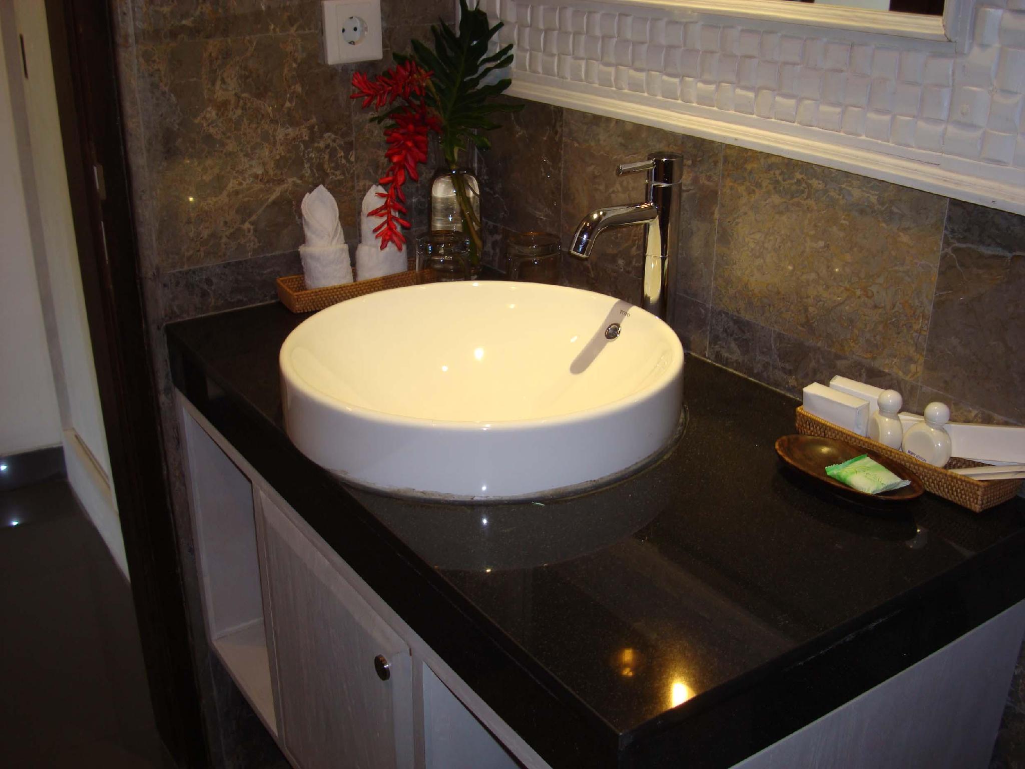 ラバック リバー ホテル バイ EPS 写真