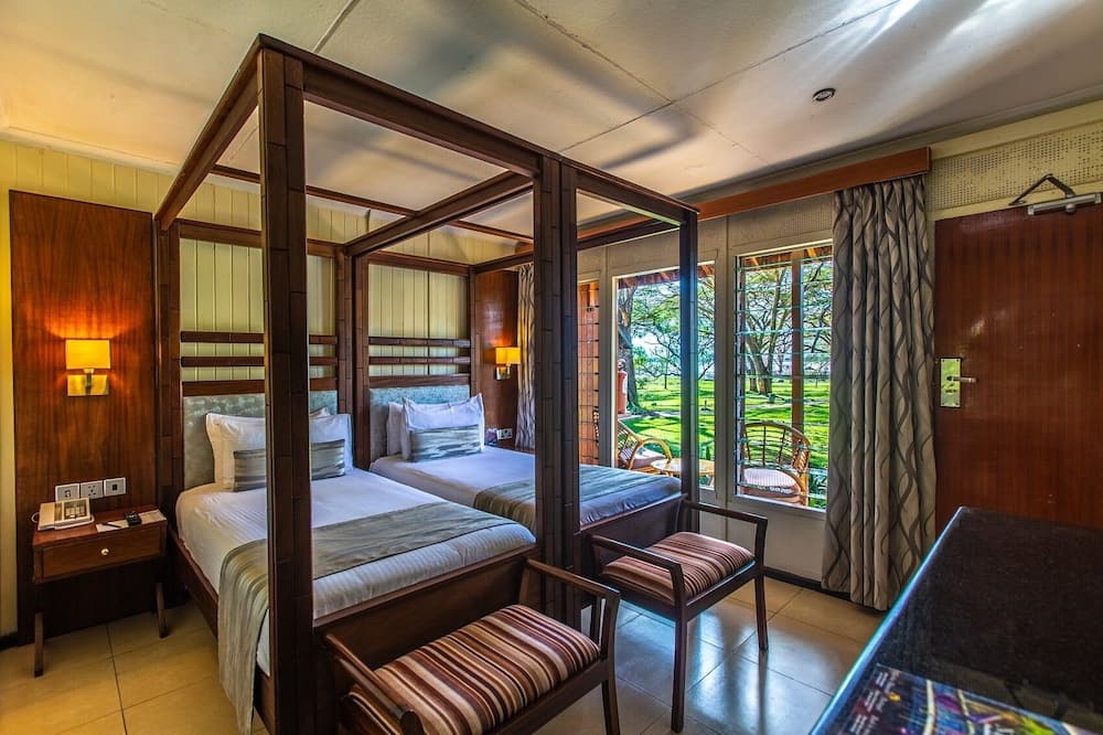 レイク ナイバシャ カントリー クラブ 写真