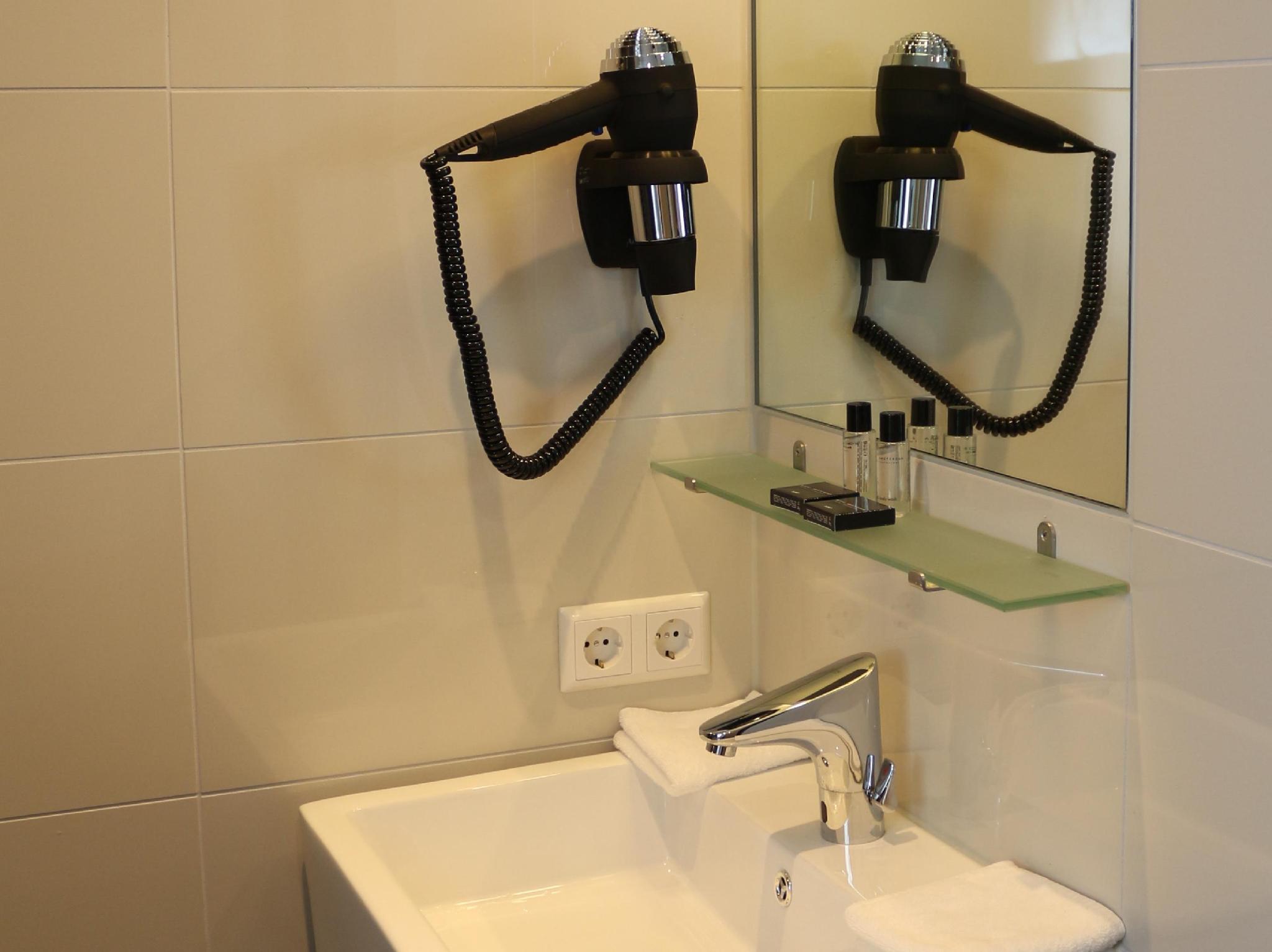 ロイヤル アムステルダム ホテル レストラン 写真