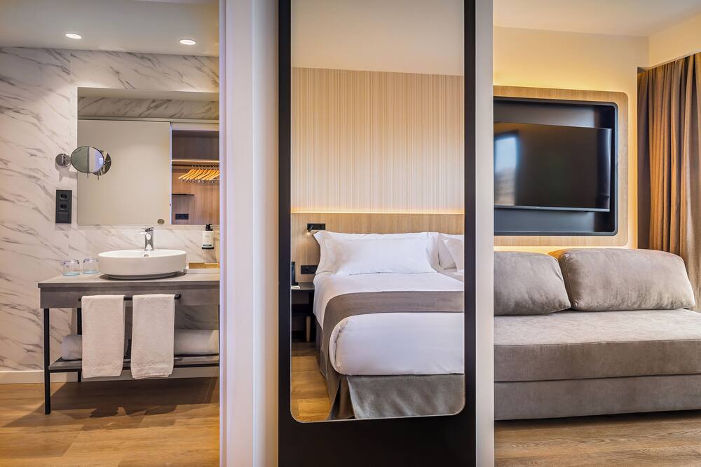 オクシデンタル パンプローナ 写真