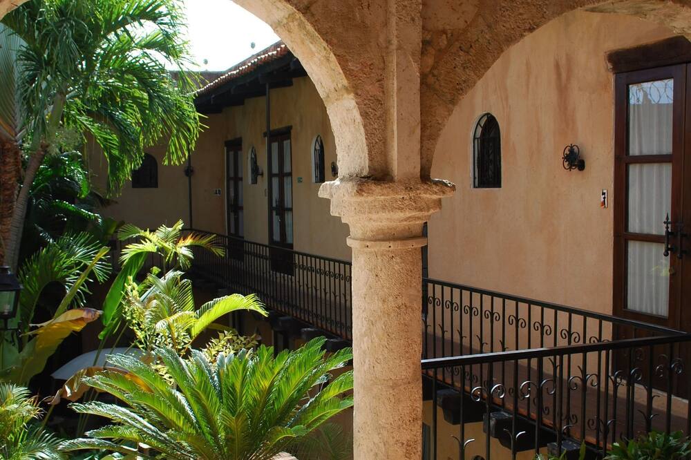 エル ベアテリオ 写真