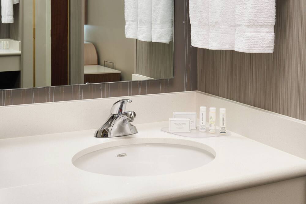 Courtyard by Marriott Cincinnati Covington 写真