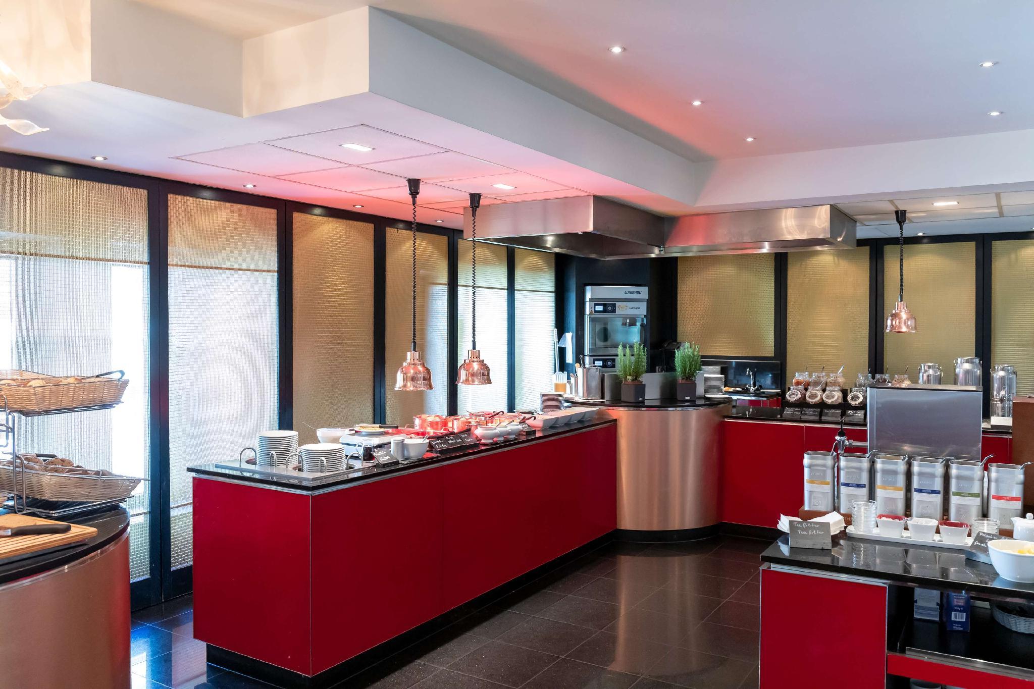 オイロペイシャー ホフ 写真