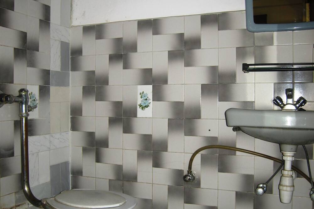 ホテル メトロポリタン カンティプール 写真