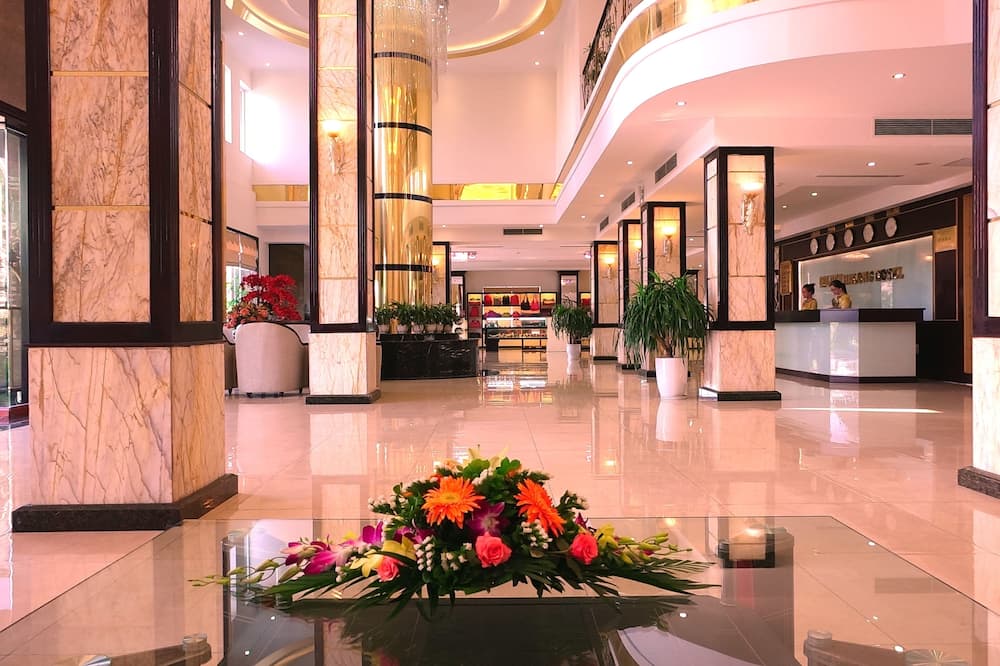 ゴールデン ハロン ホテル 写真