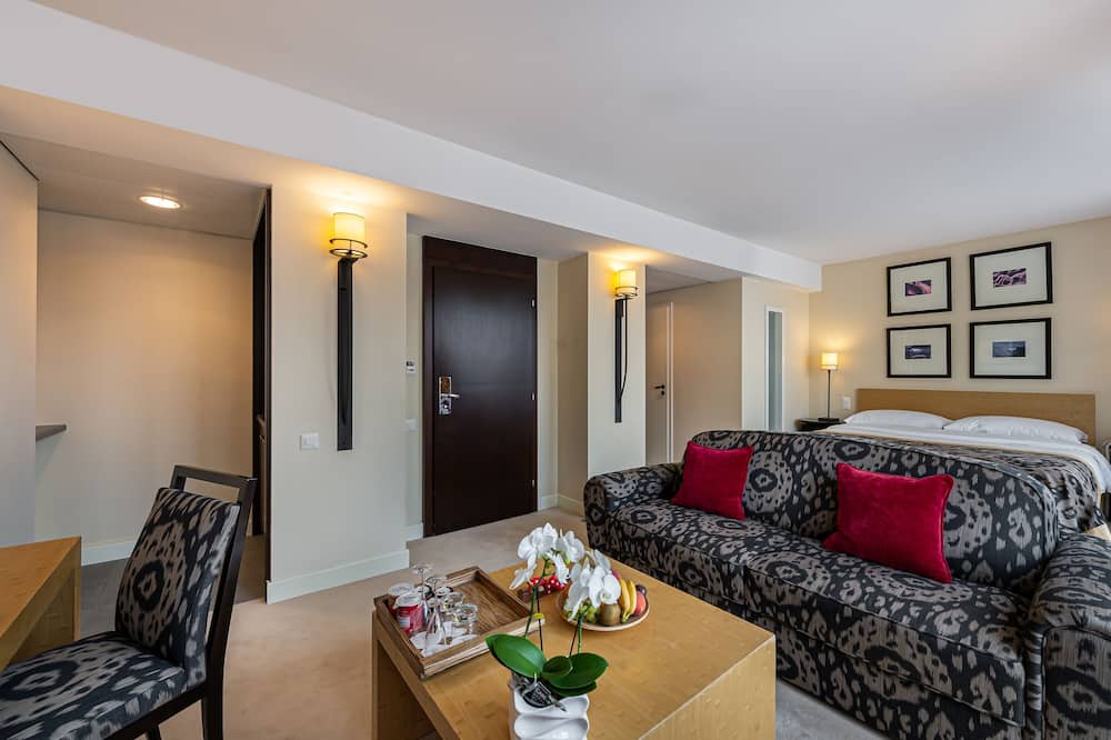 ジェイド マノテル ホテル 写真