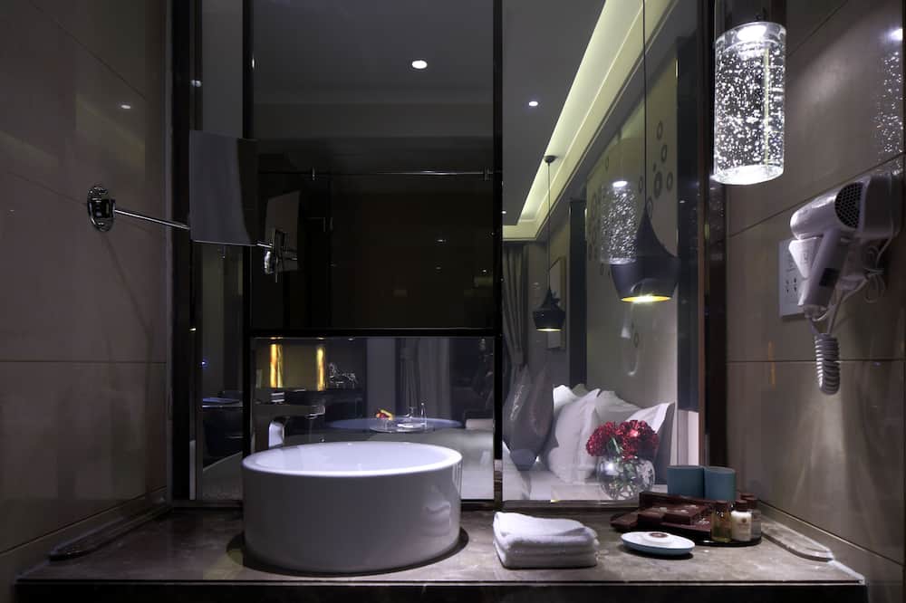 ブライラ ホテル オラヤ 写真