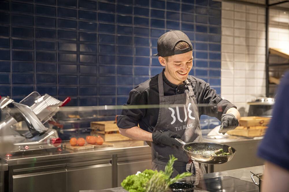 トゥイ ブルー モンタフォン 写真