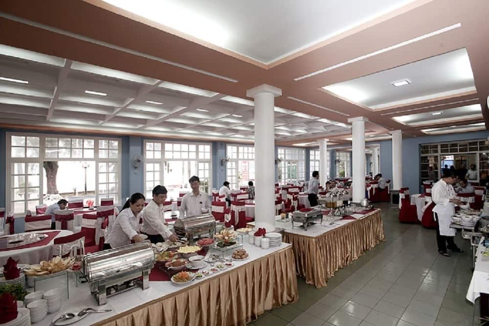 ハイ オウ ホテル 写真