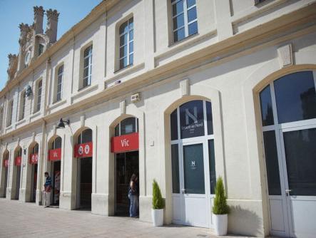 Estació Del Nord 写真