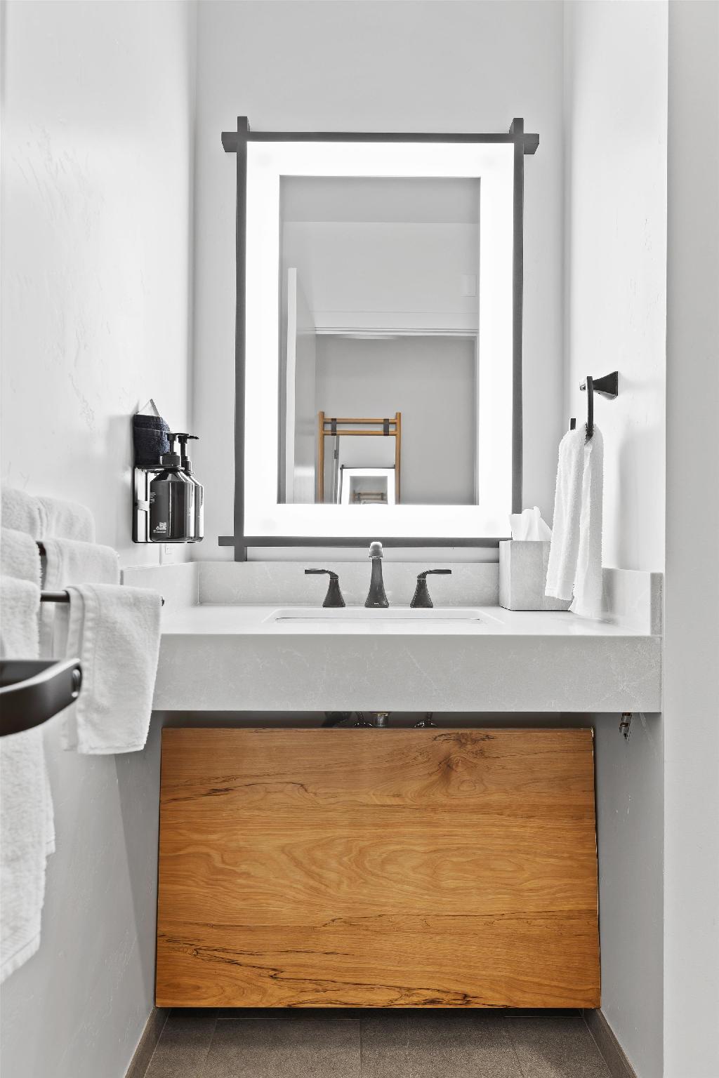 Hotel De Novo Springdale, Tapestry Collection by Hilton 写真