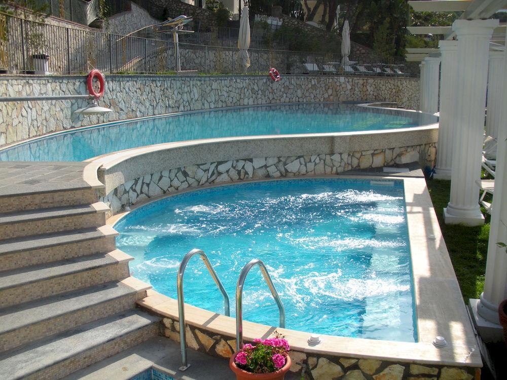 ホテル ウェーバー アンバサダー 写真