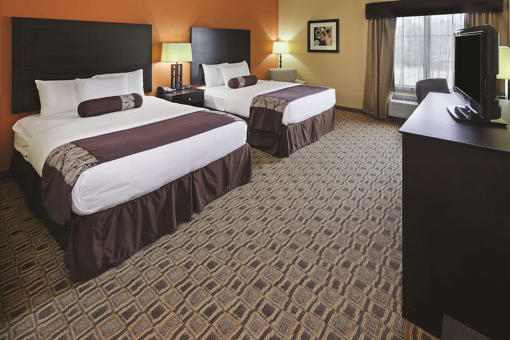 ラ キンタ イン & スイーツ バイ ウィンダム サーシー 写真