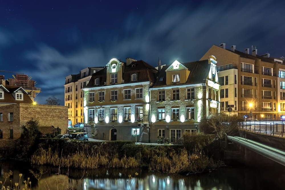 ホテル ポデヴィルス 写真