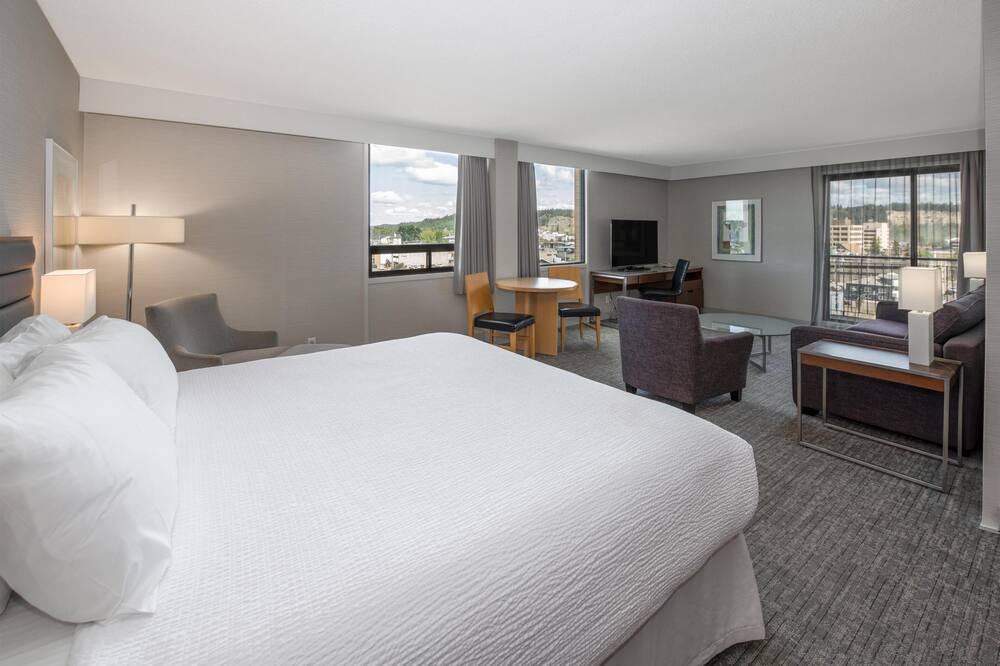 Coast Prince George Hotel 写真