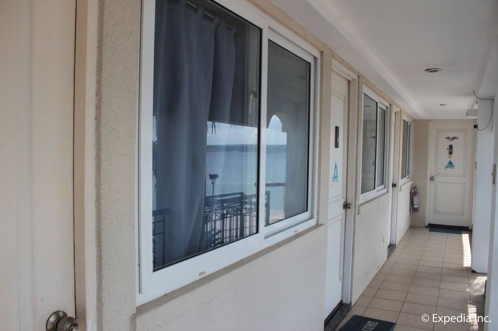 ブルー ロック ビーチ リゾート 写真