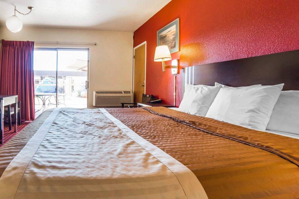 ロードウェイ イン アット レイク パウエル 写真