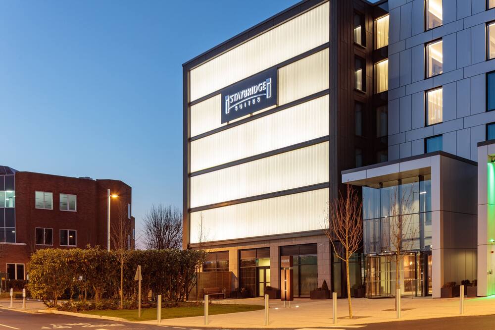 ステイブリッジ スイーツ ロンドン ヒースロー バス ロード バイ IHG 写真