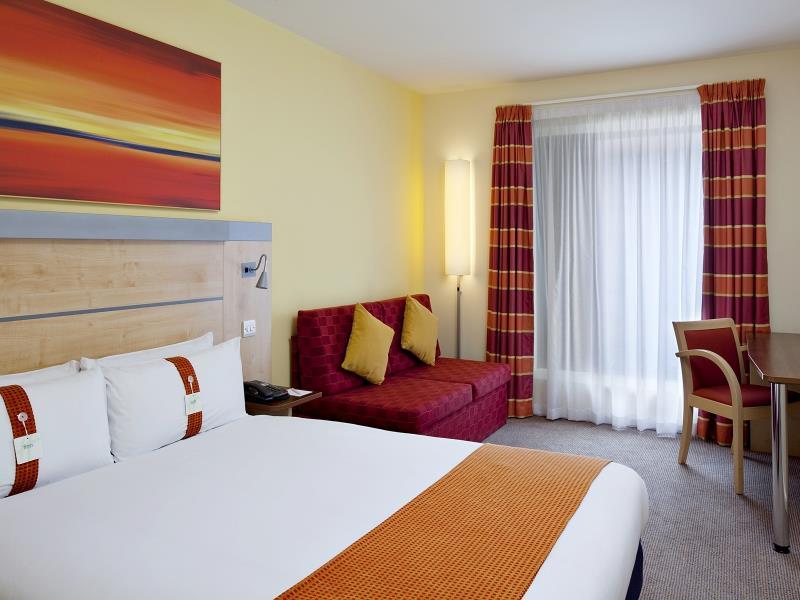 ホリデイ イン エクスプレス チェルトナム タウン センター バイ IHG 写真