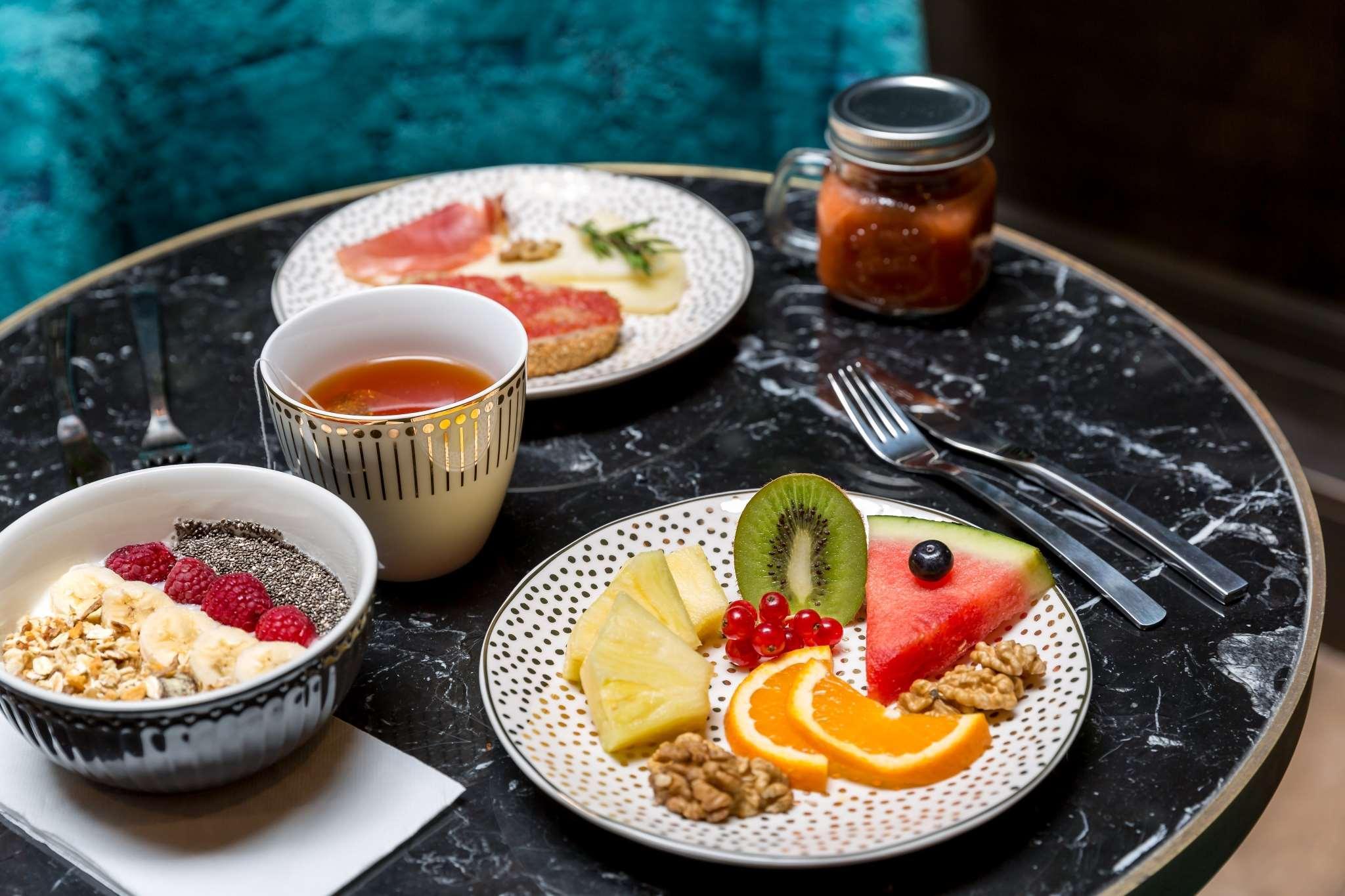 ルーム メート ゴルカ 写真