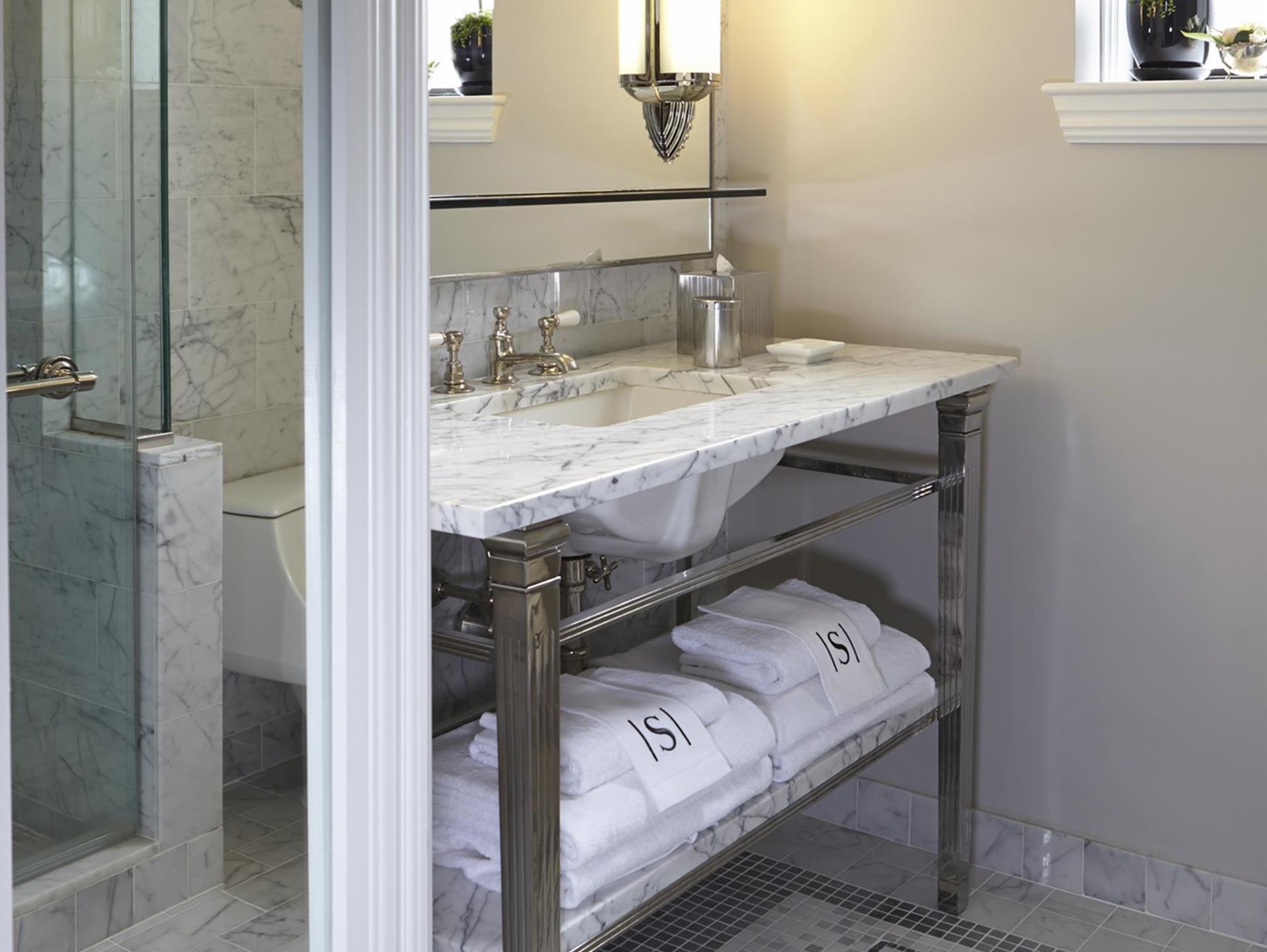 ザ サレー 写真