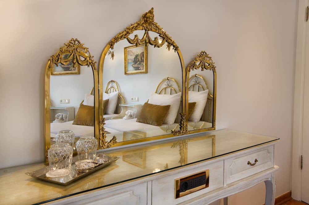 ヴァリデ スルタン コナギ 写真