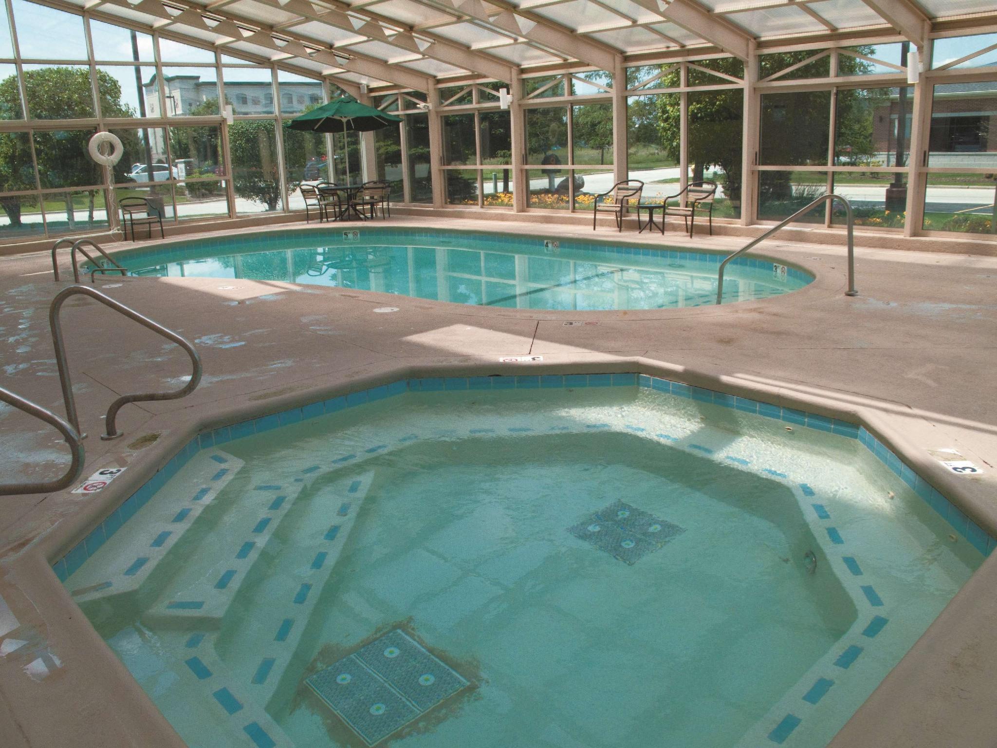 ラ キンタ イン & スイーツ バイ ウィンダム シカゴ ティンリー パーク 写真