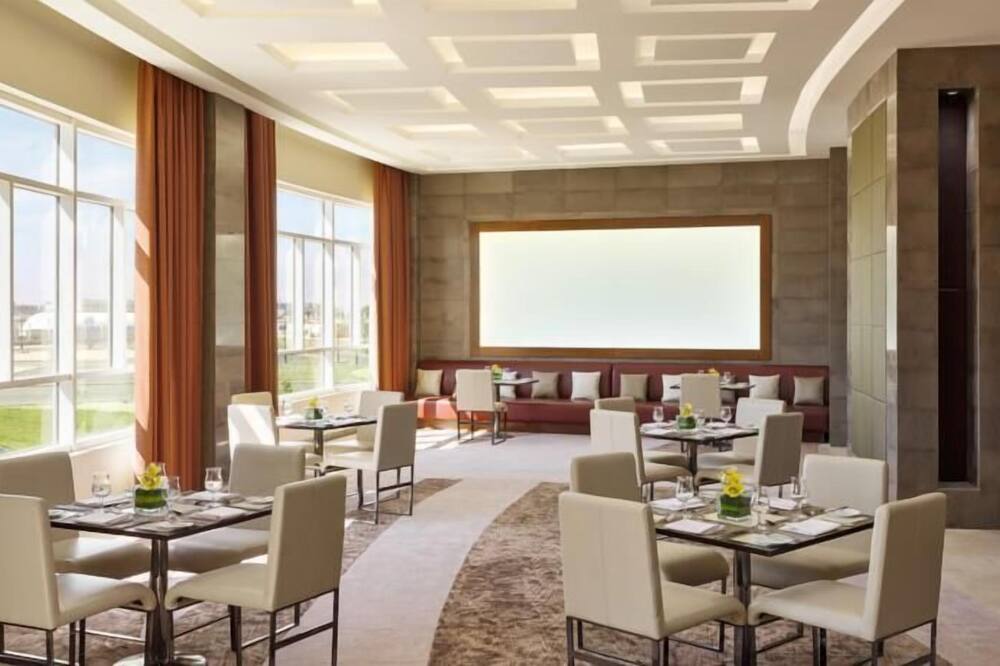 ミレニアム ホテル ハイル 写真