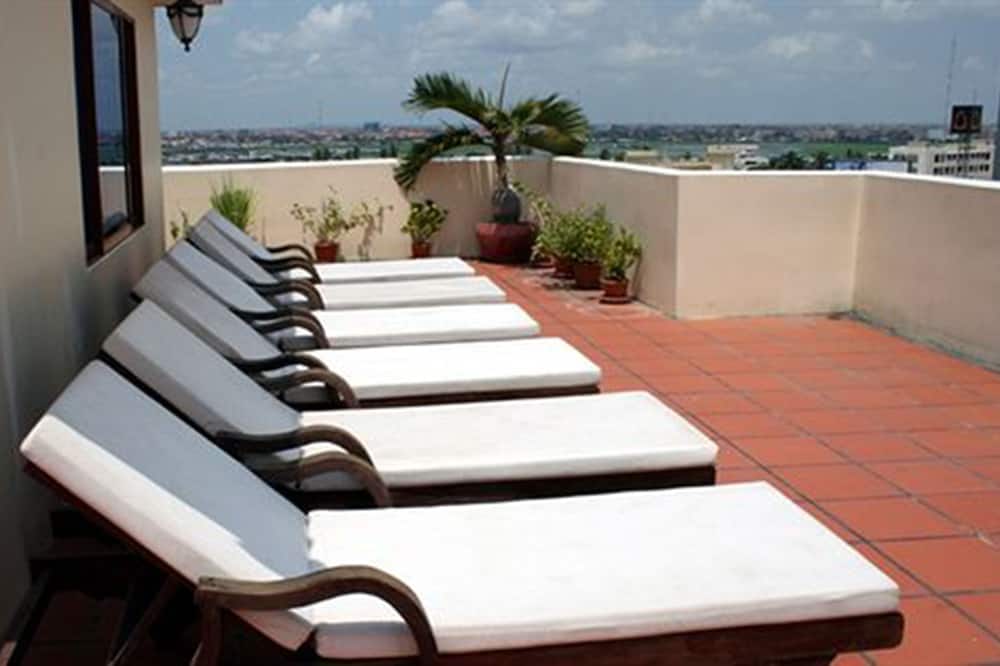 ノコール ラッキー サービスド アパートメンツ 写真