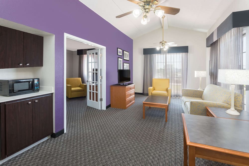 ベイモント バイ ウィンダム グリーンビル ウッドラフ ロード 写真