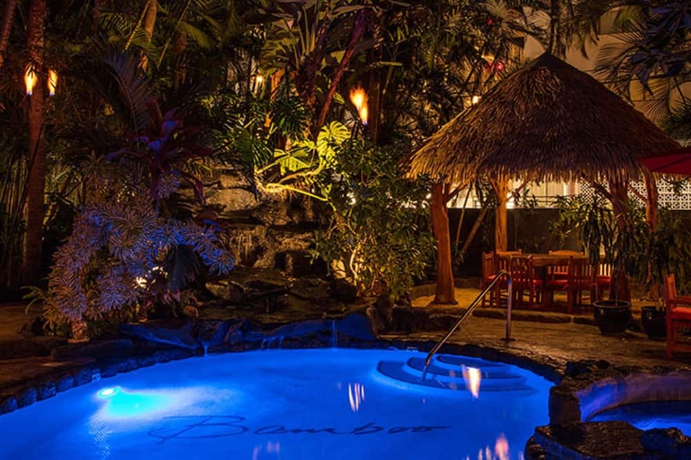 キャッスル バンブー ワイキキ ホテル 写真