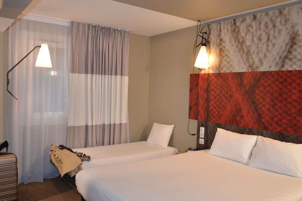 イビス メルン 写真