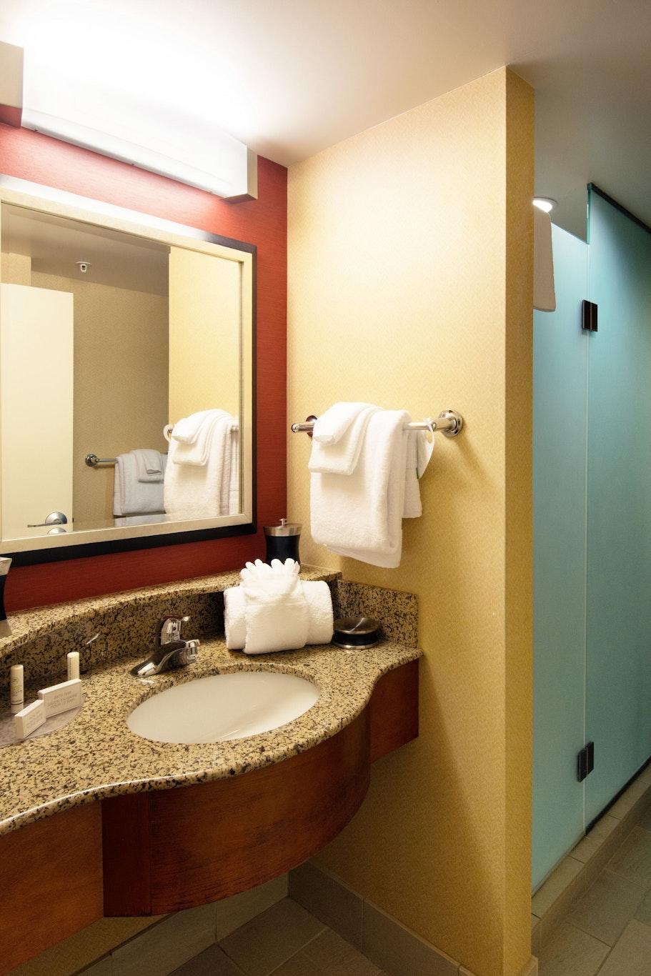 Courtyard by Marriott Canton 写真
