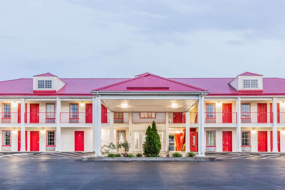 スーパー 8 バイ ウィンダム クリントン 写真