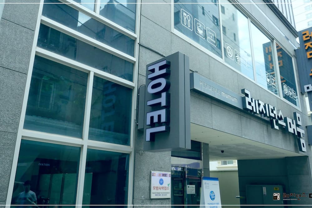 セオミュエン レジデンス モムム ホテル 写真