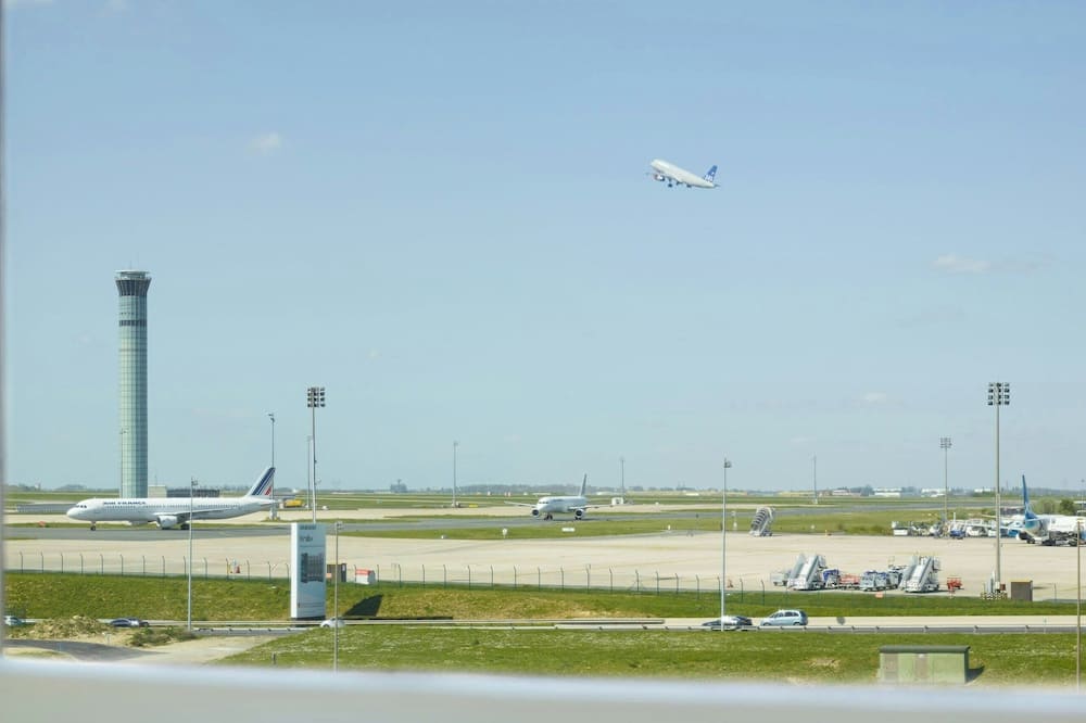 シチズンエム パリ シャルル ド ゴール 写真