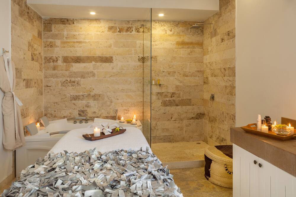 ナカル ホテル カルタヘナ キュリオ コレクション バイ ヒルトン 写真