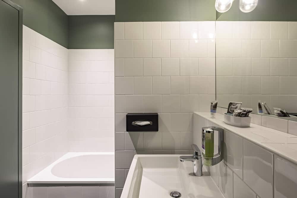 ホテル メルキュール ナント セントル パサージュ ポメレイ 写真