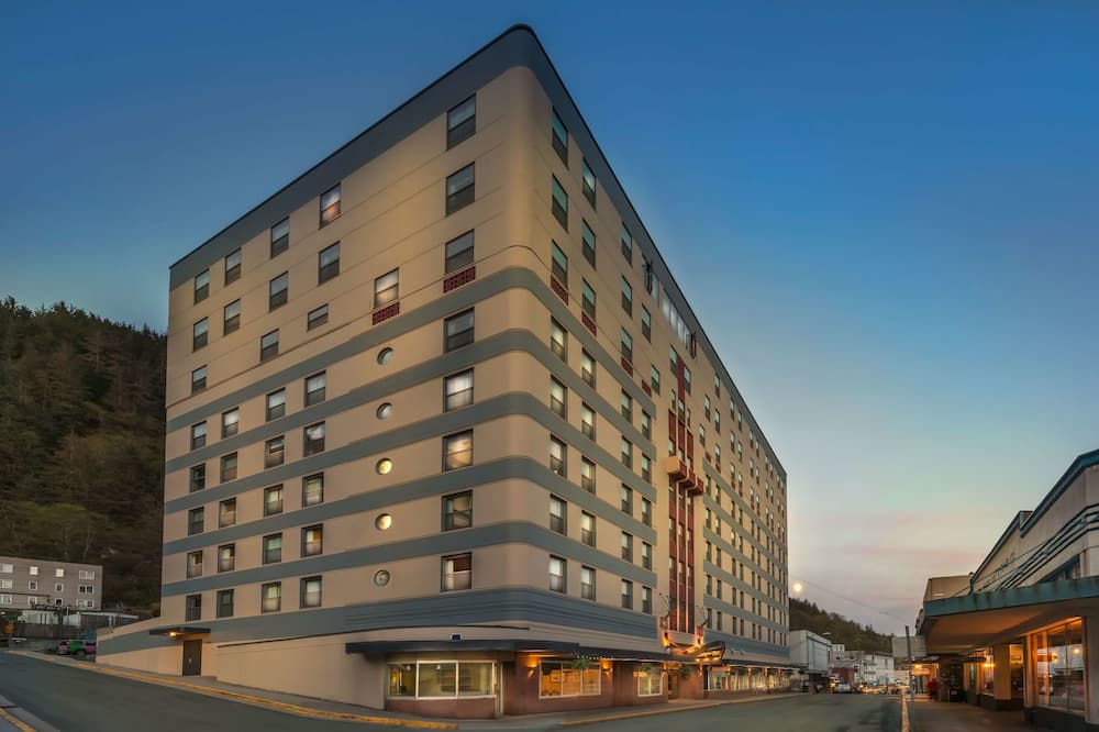 バラノフ ダウンタウン BW シグネチャー コレクション 写真