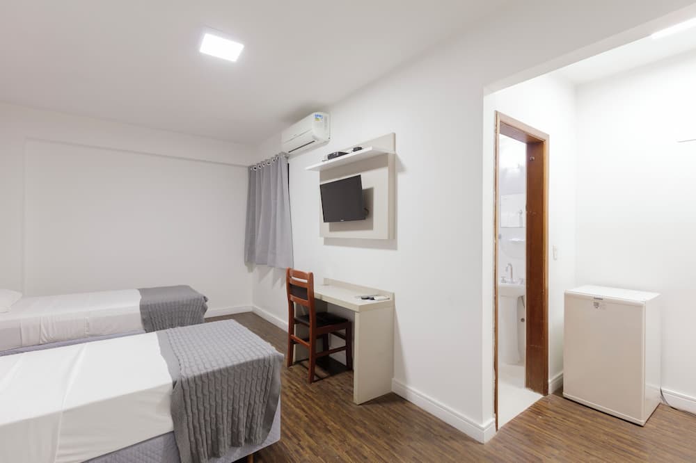 カーディム プラザ ホテル 写真