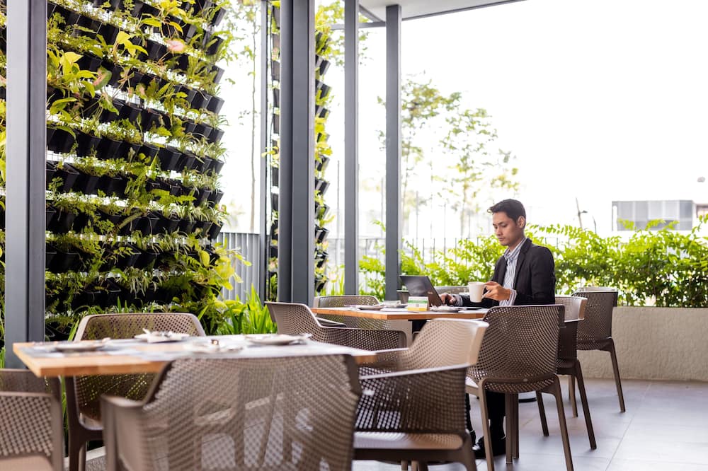 ホリデイ イン セパン エアポート バイ IHG 写真