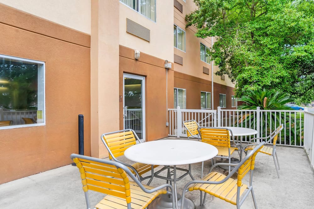 ロードウェイ イン 写真