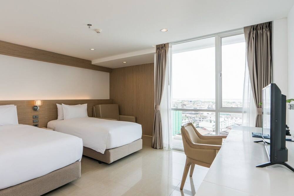 ラッタナチョル ホテル 写真