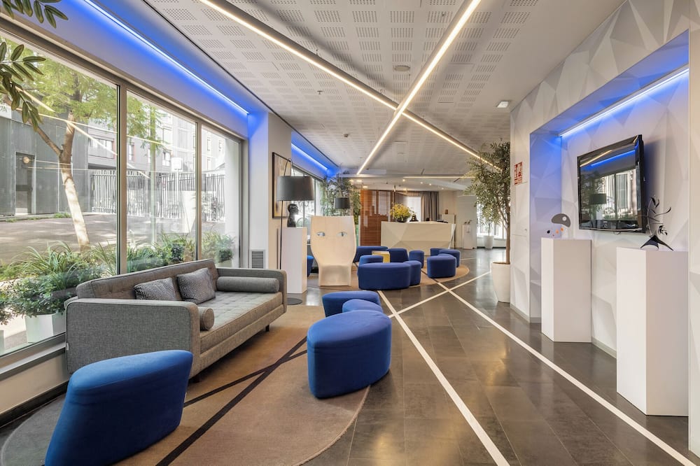 ナイトリー バルセロナ ポブレノウ 写真