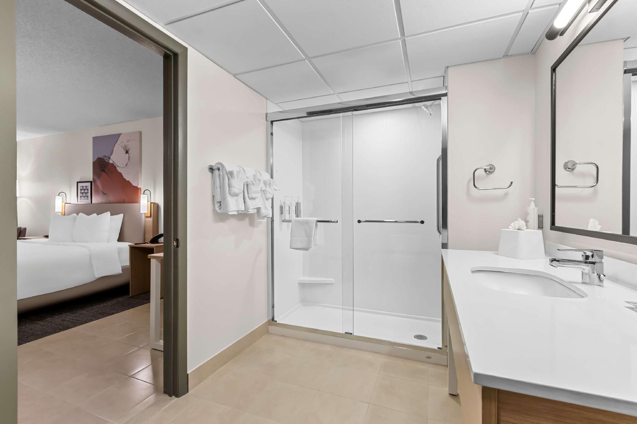Spark by Hilton Bensalem Philadelphia 写真