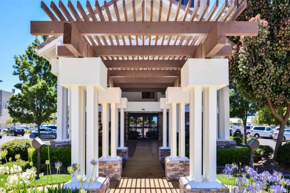 ハンプトン イン ＆ スイーツ サンフランシスコ バーリンゲーム エアポート サウス 写真